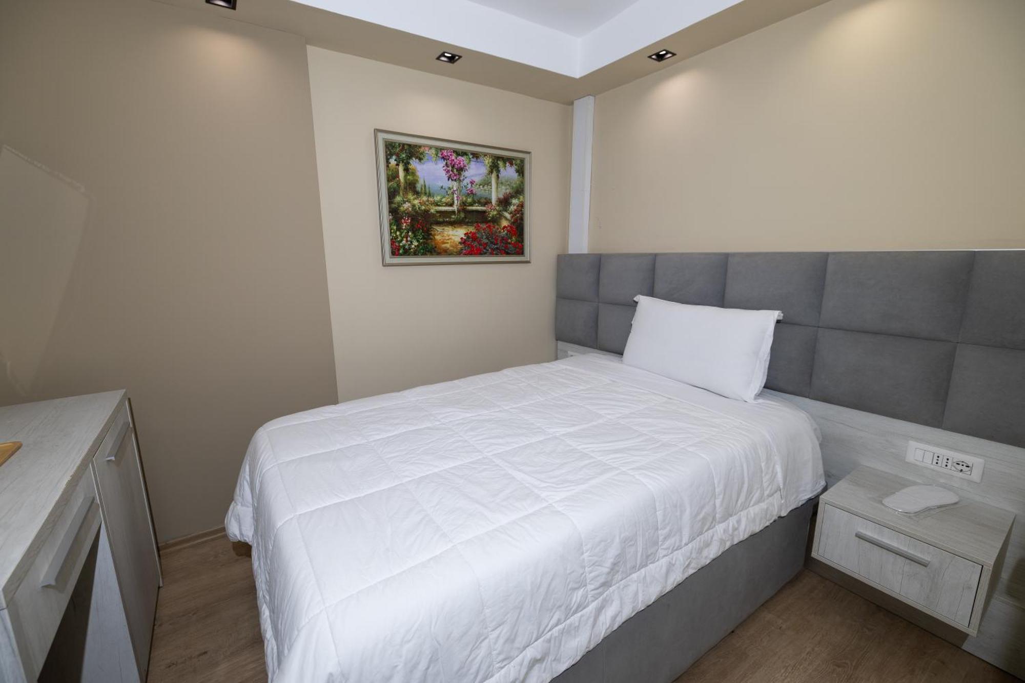 4R Colombo Hotel Tiran Dış mekan fotoğraf